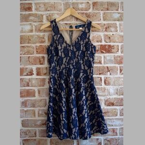 Sleeveless navy blue lace homecoming / prom / cocktail dress, size S